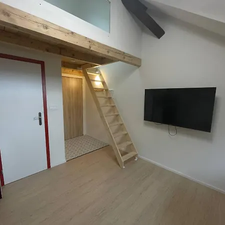 Vinarice Apartment Kladno