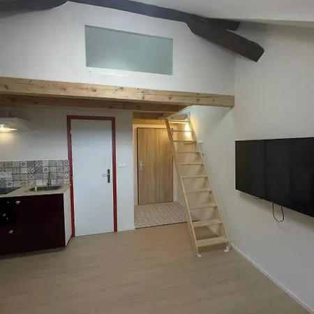 Vinarice Apartment Kladno